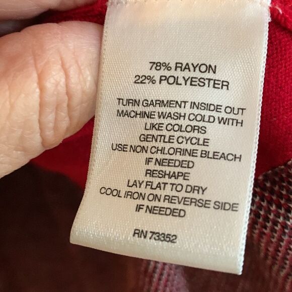 Rebecca Malone extra large NWOT red sweater with matching removable scarf - Picture 6 of 7